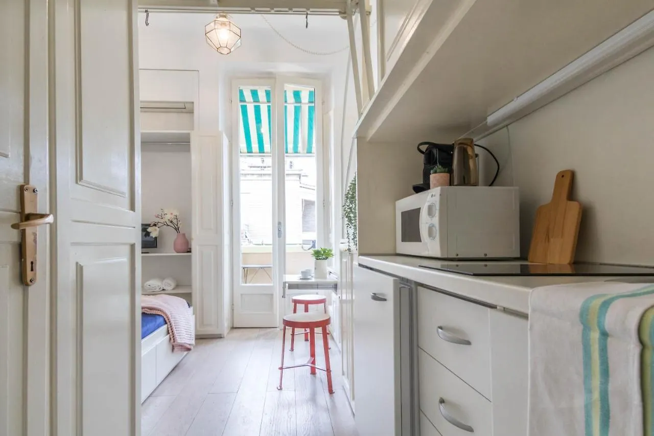 Joivy Lovely Studio For 2 With Balcony Near Duomo Milan 0*,  Italy
