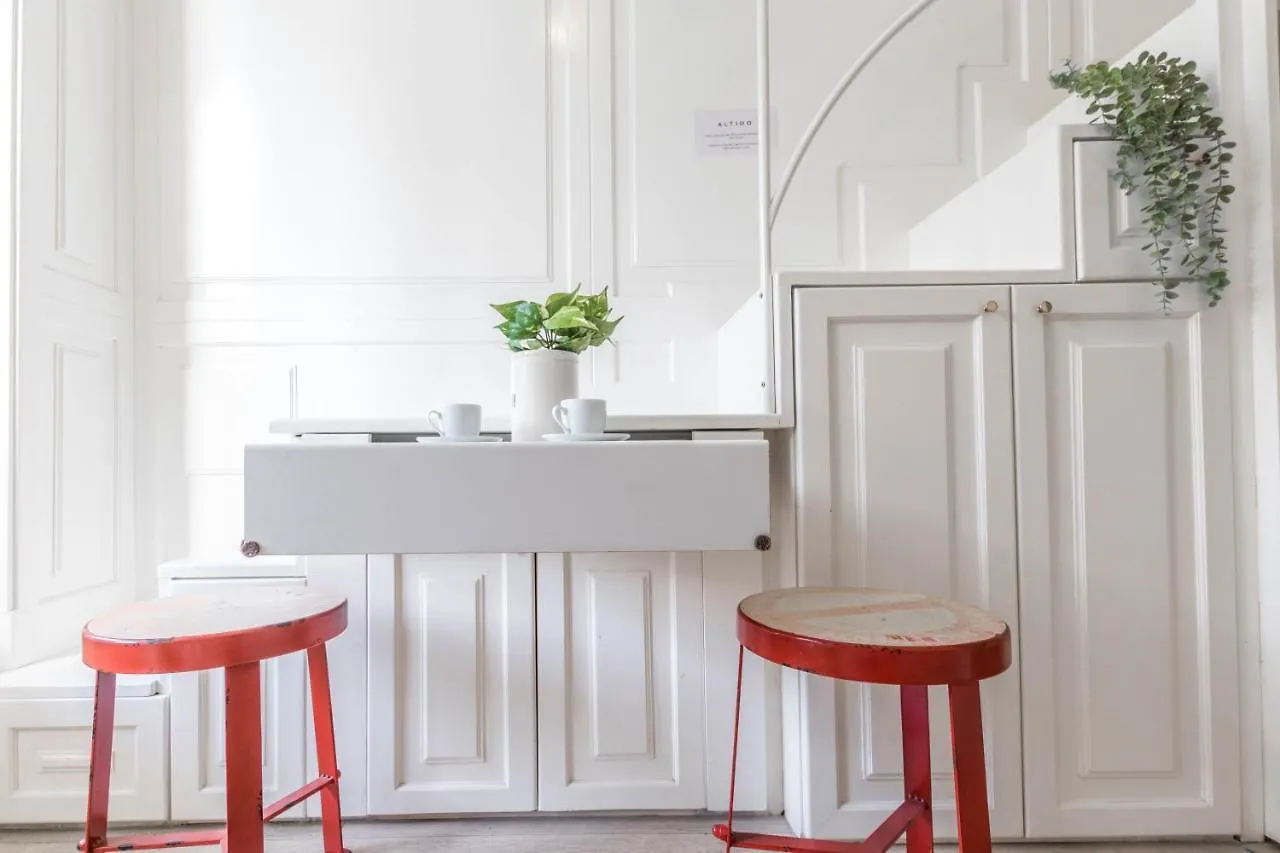 Joivy Lovely Studio For 2 With Balcony Near Duomo Milan