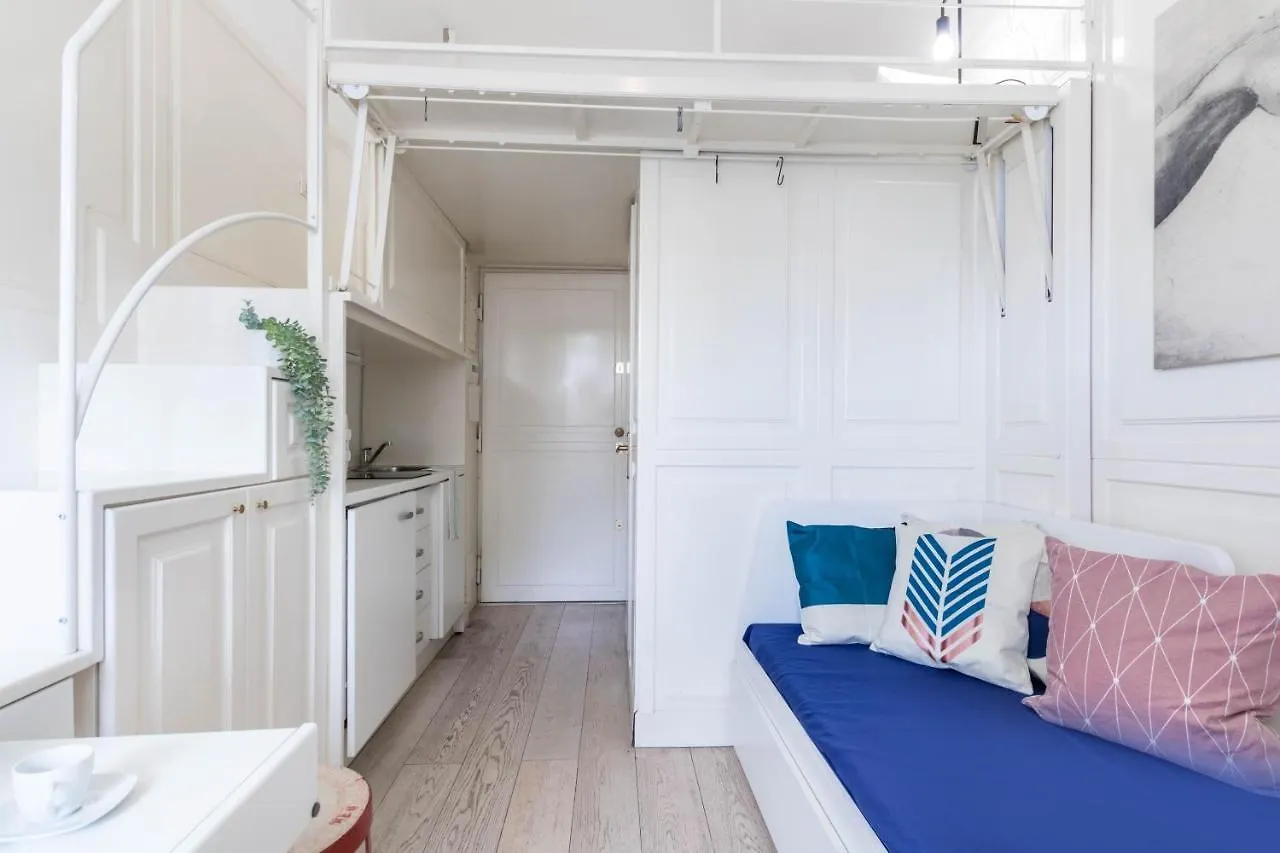 Joivy Lovely Studio For 2 With Balcony Near Duomo Milan Italy