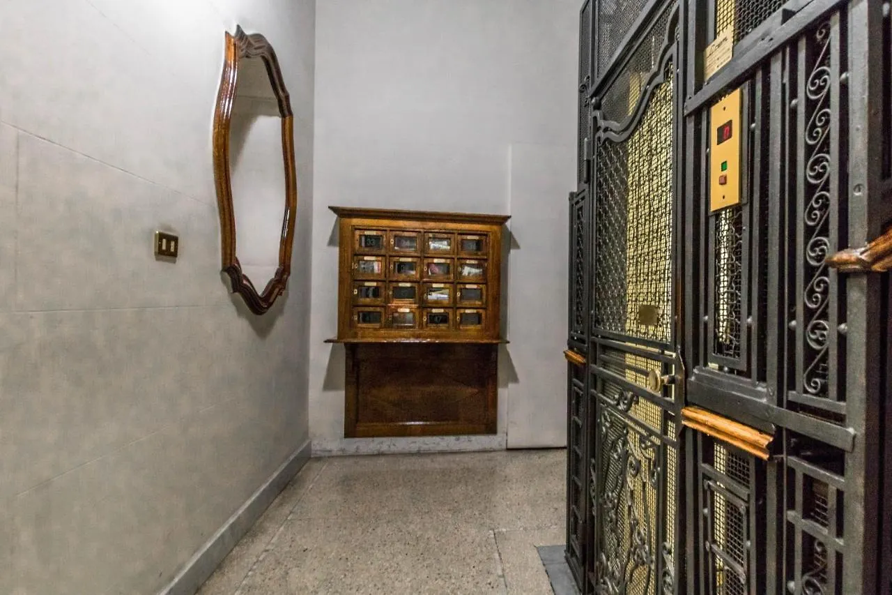 Apartment Joivy Lovely Studio For 2 With Balcony Near Duomo Mailand Italien