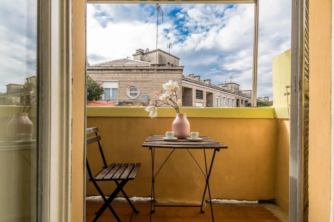 Joivy Lovely Studio For 2 With Balcony Near Duomo contacts