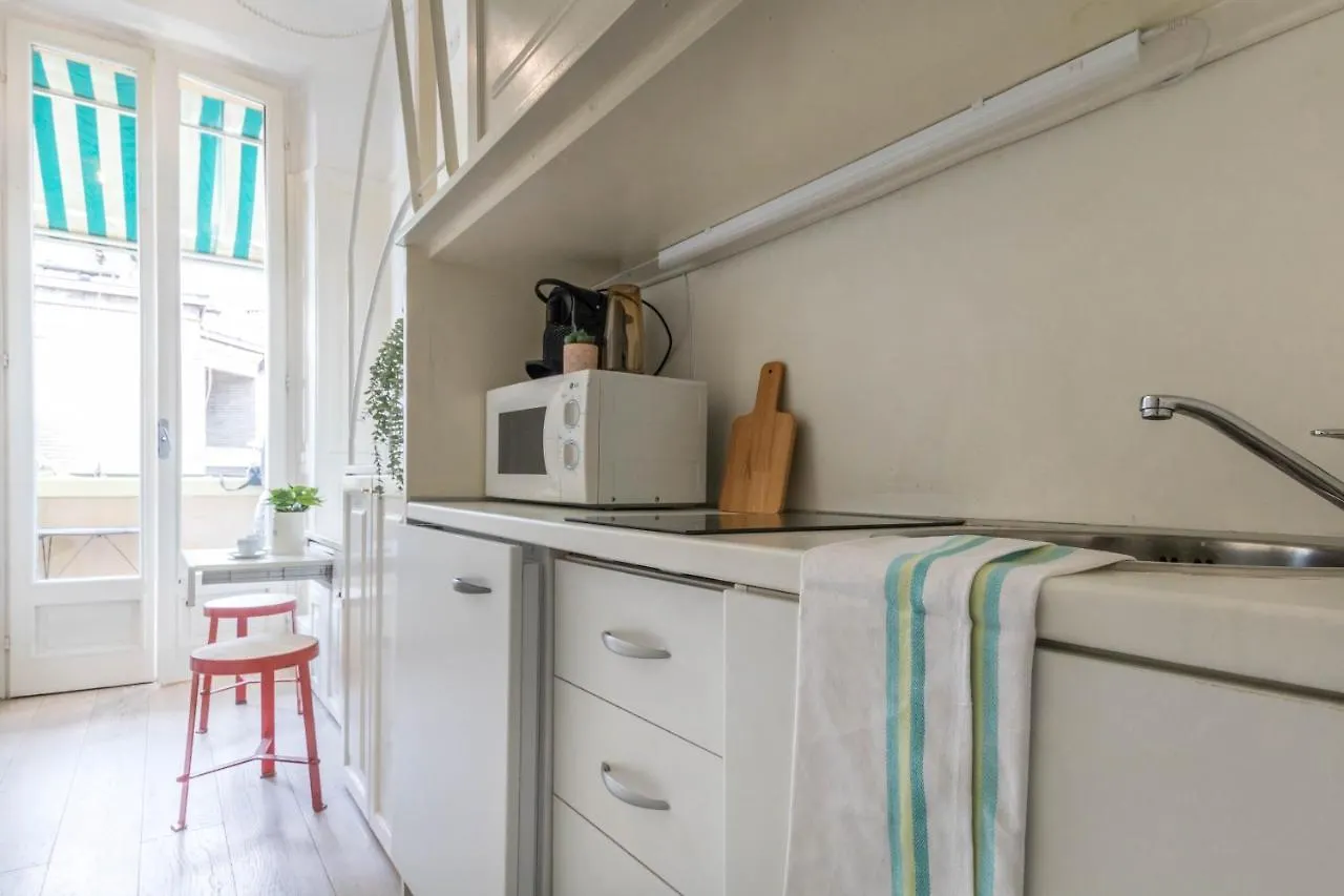 Joivy Lovely Studio For 2 With Balcony Near Duomo Milan 0*,