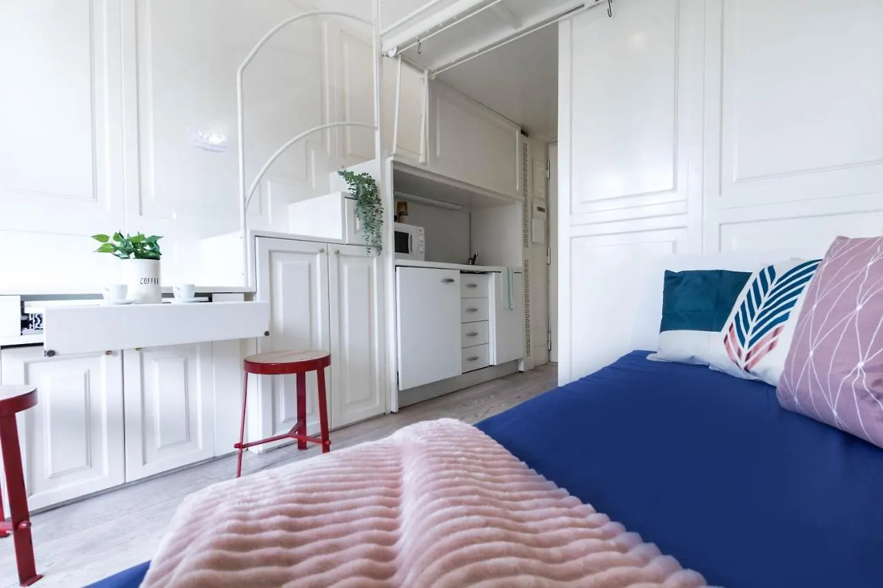Joivy Lovely Studio For 2 With Balcony Near Duomo Milaan 0*,