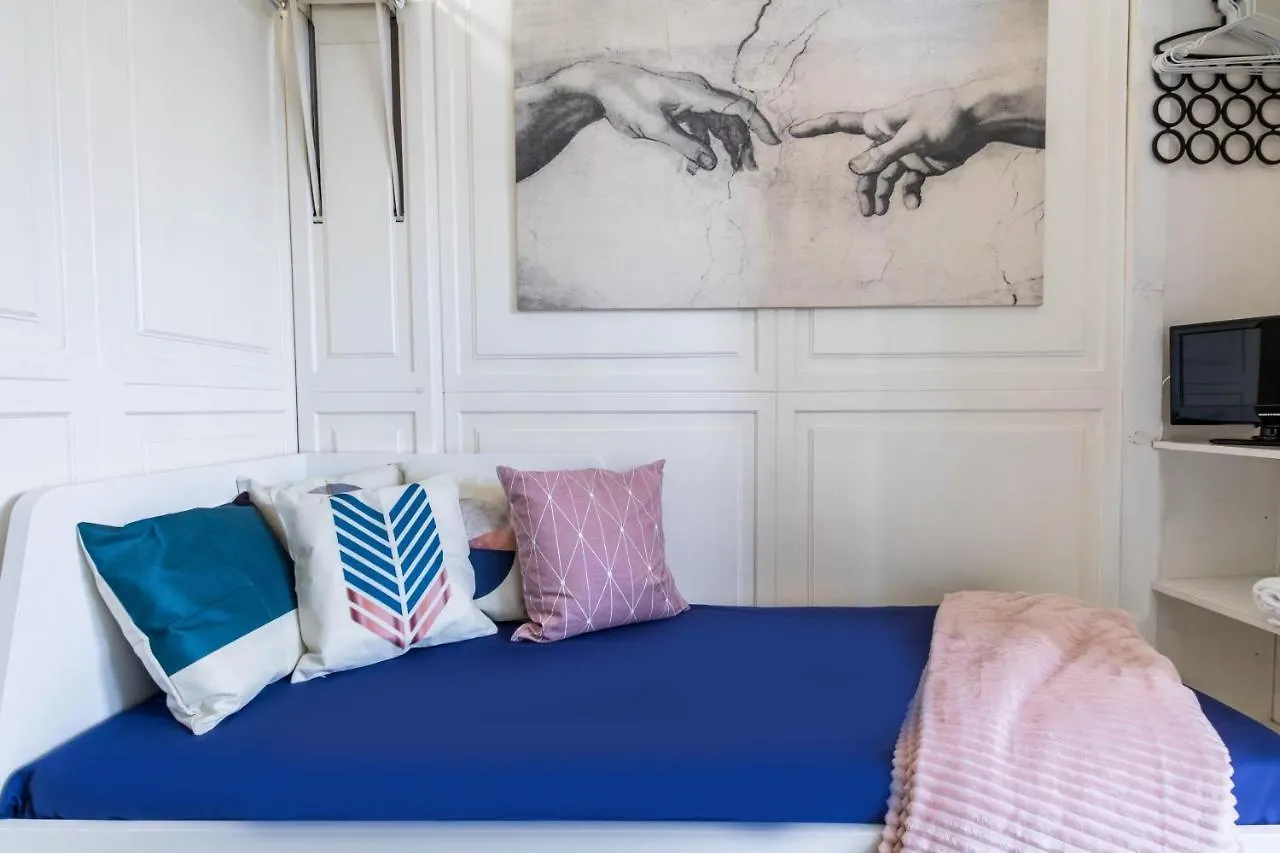 Joivy Lovely Studio For 2 With Balcony Near Duomo Milaan Appartement